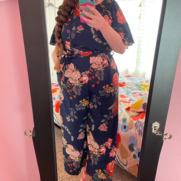 We Love Fashion Navy Jumpsuit w/ Removable Belt Size Large - Picture 13 of 13